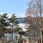 Sunset Bay Penthouse 아파트
